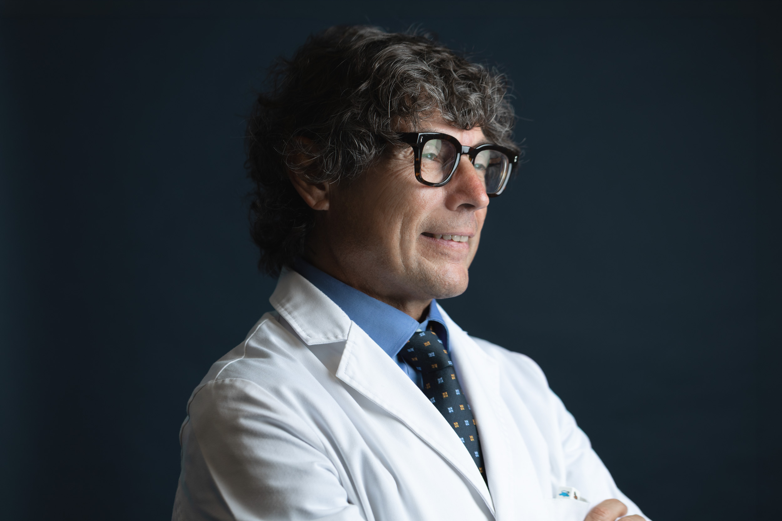 Il Dott. Mario Ravot, medico chirurgo oculista